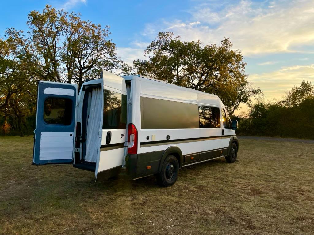 Vehicle photograph 3