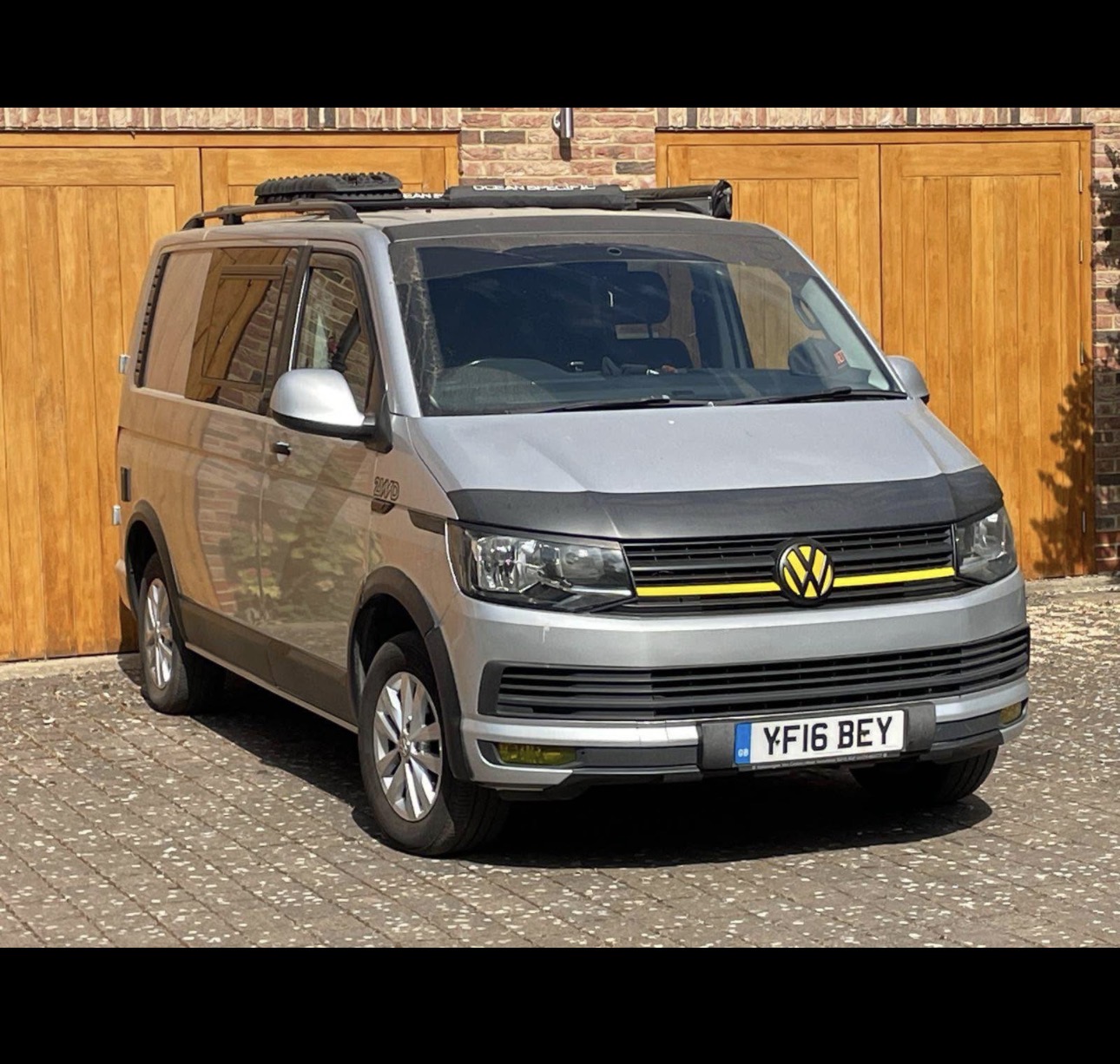 Vehicle photograph 1