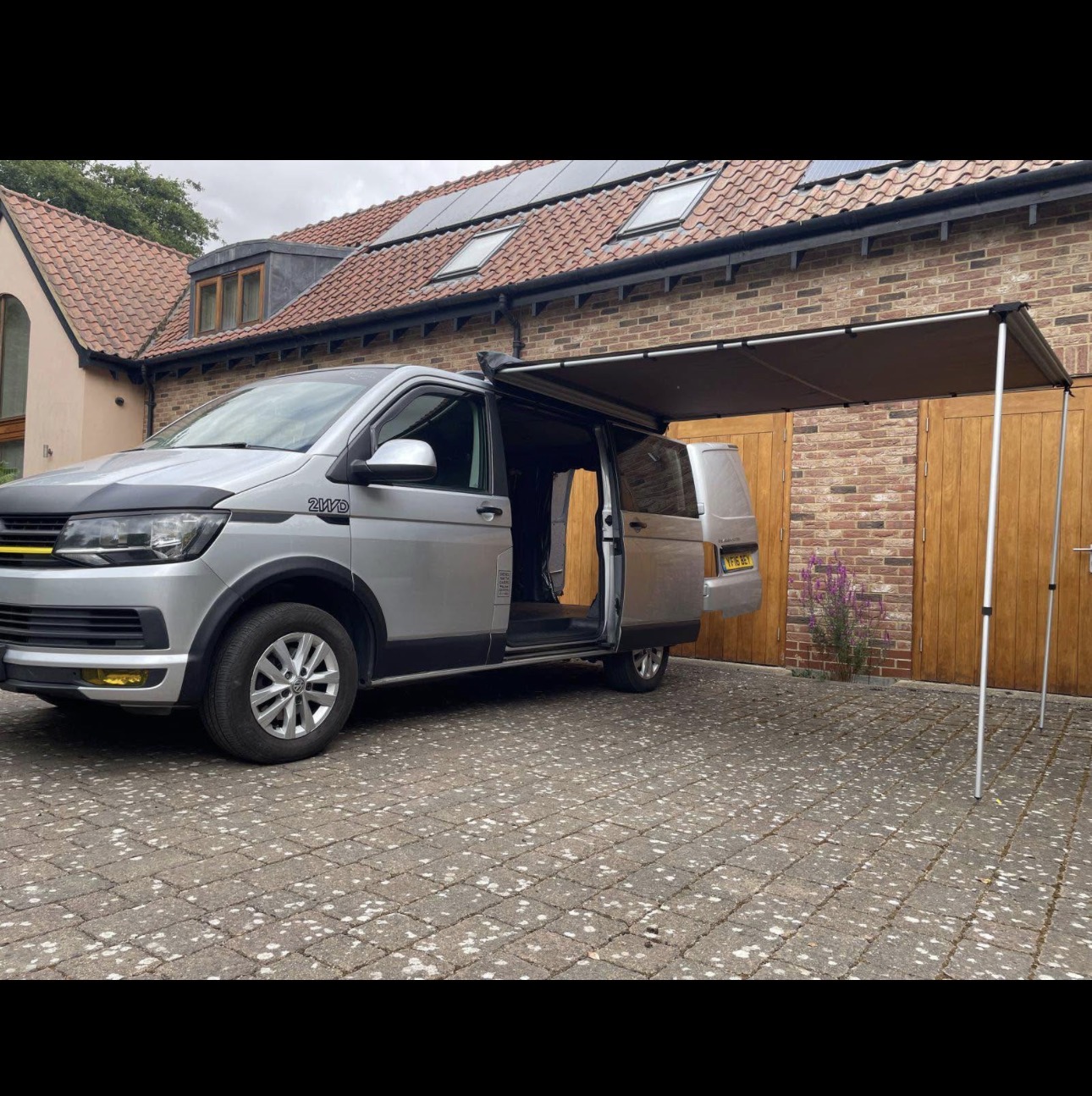 Vehicle photograph 3