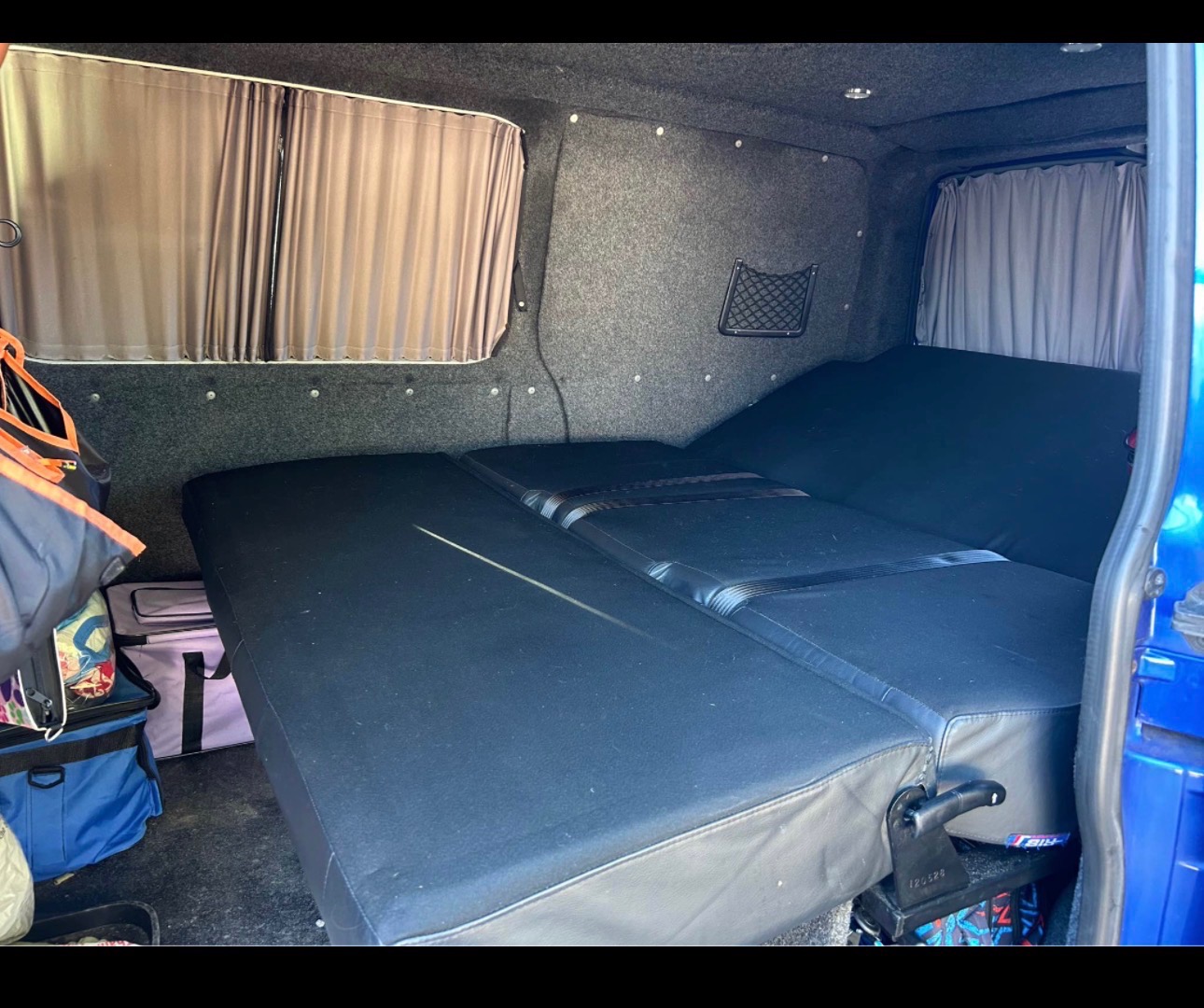 Vehicle photograph 5