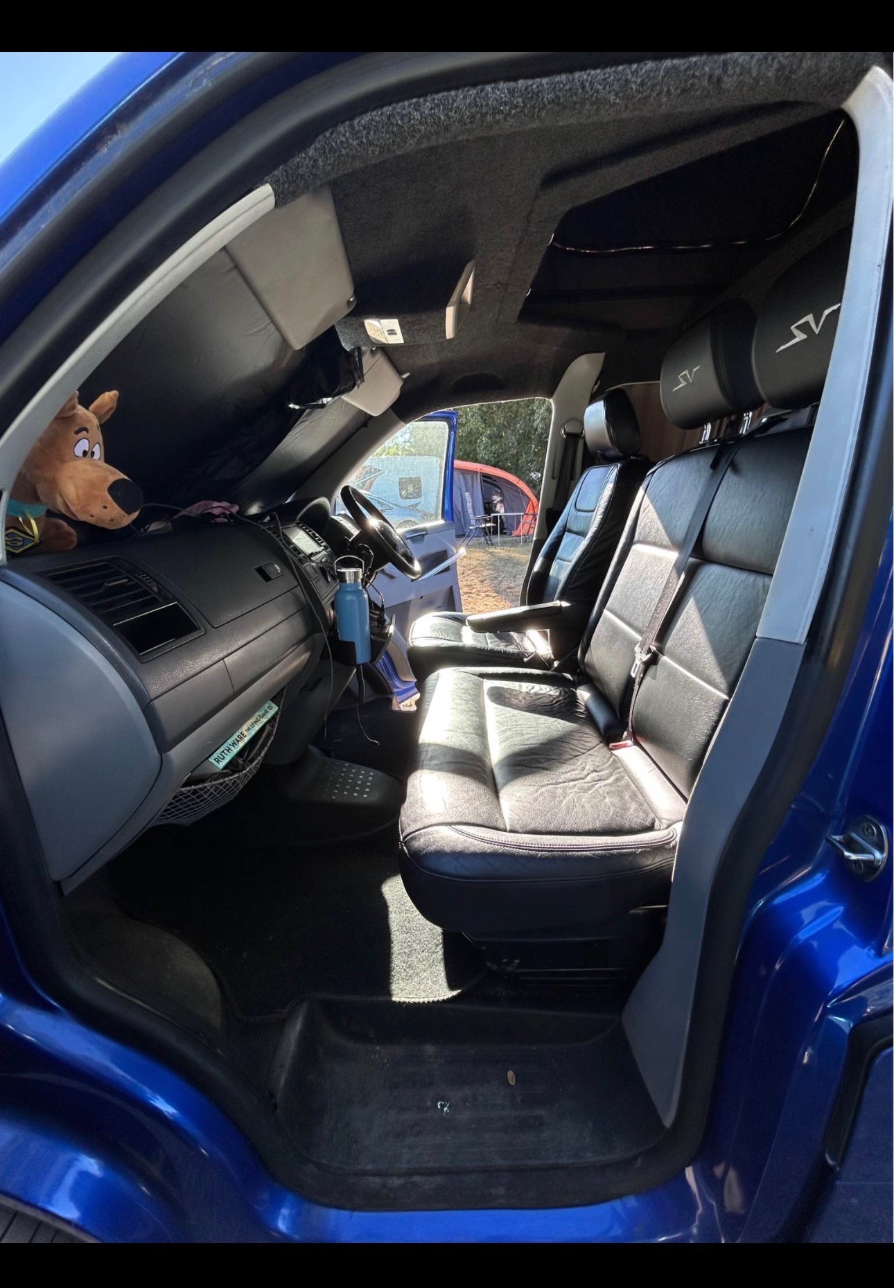 Vehicle photograph 8