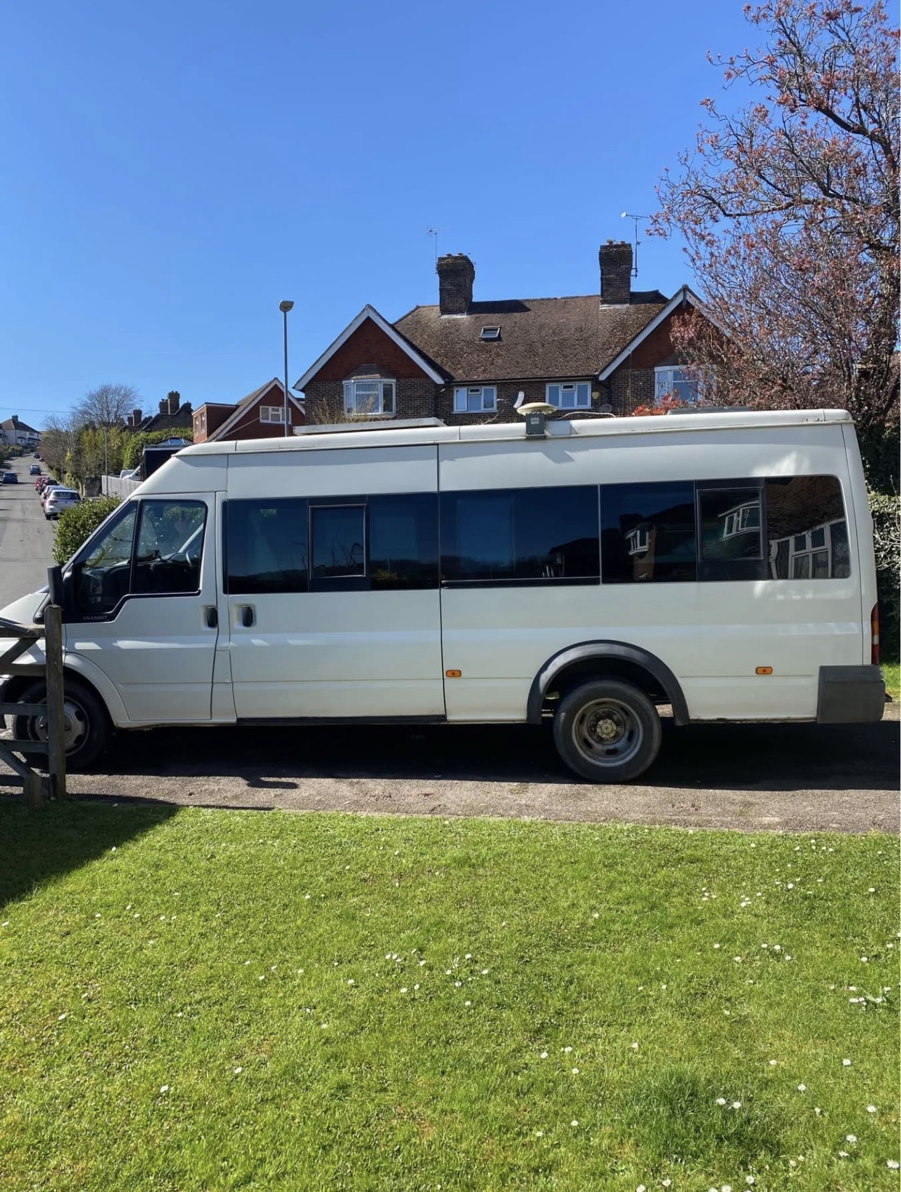Vehicle photograph 2
