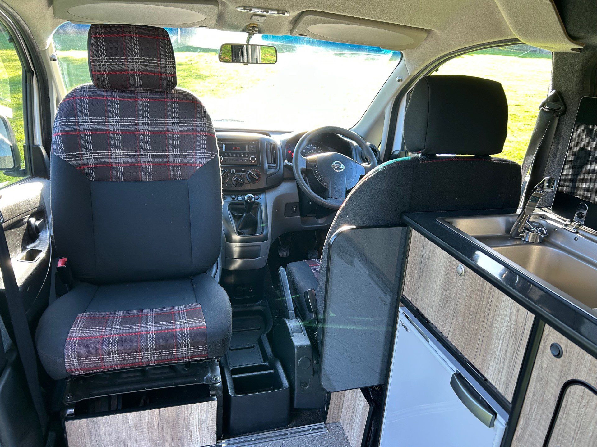 Vehicle photograph 3