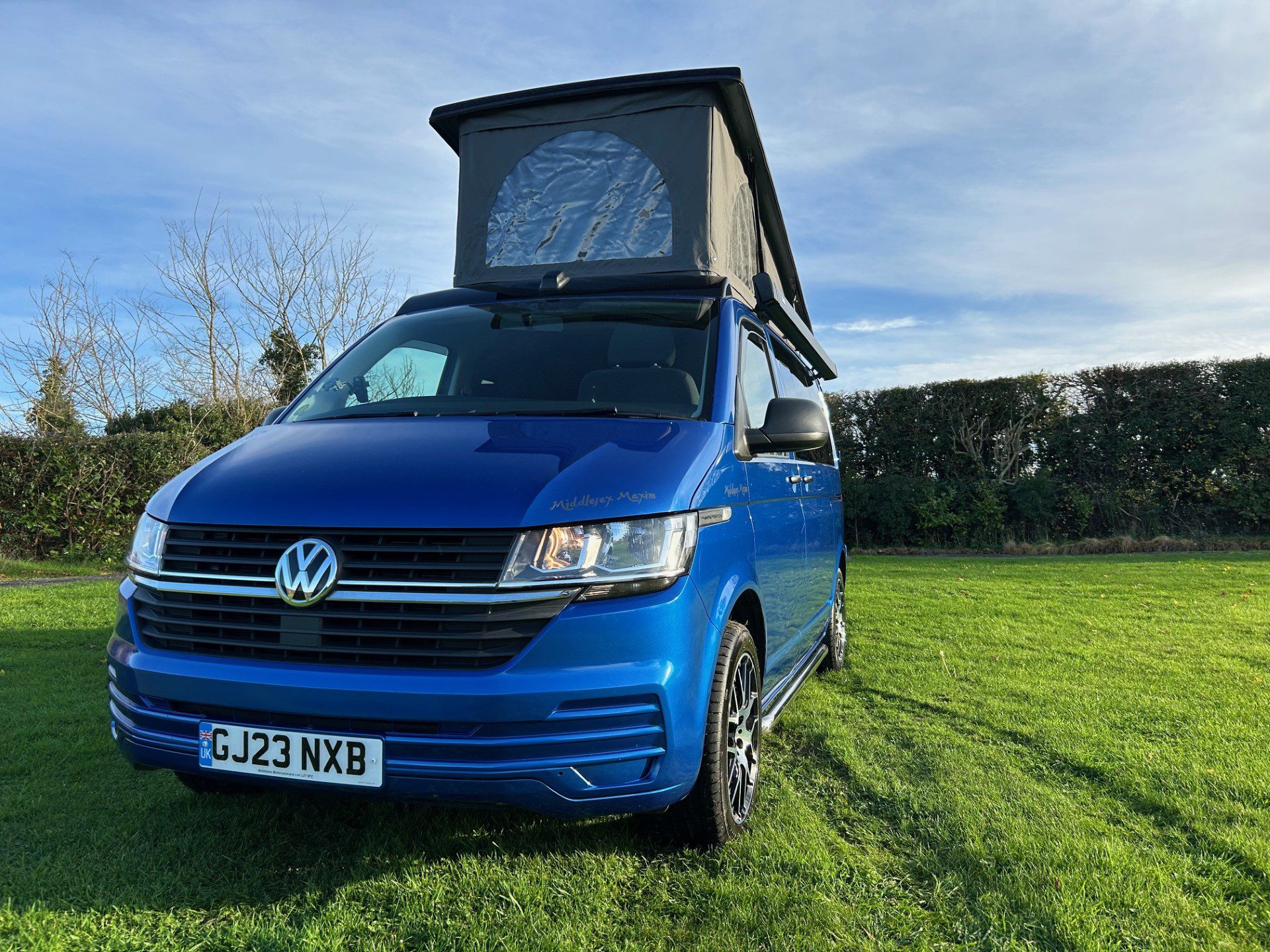 Vehicle photograph 2