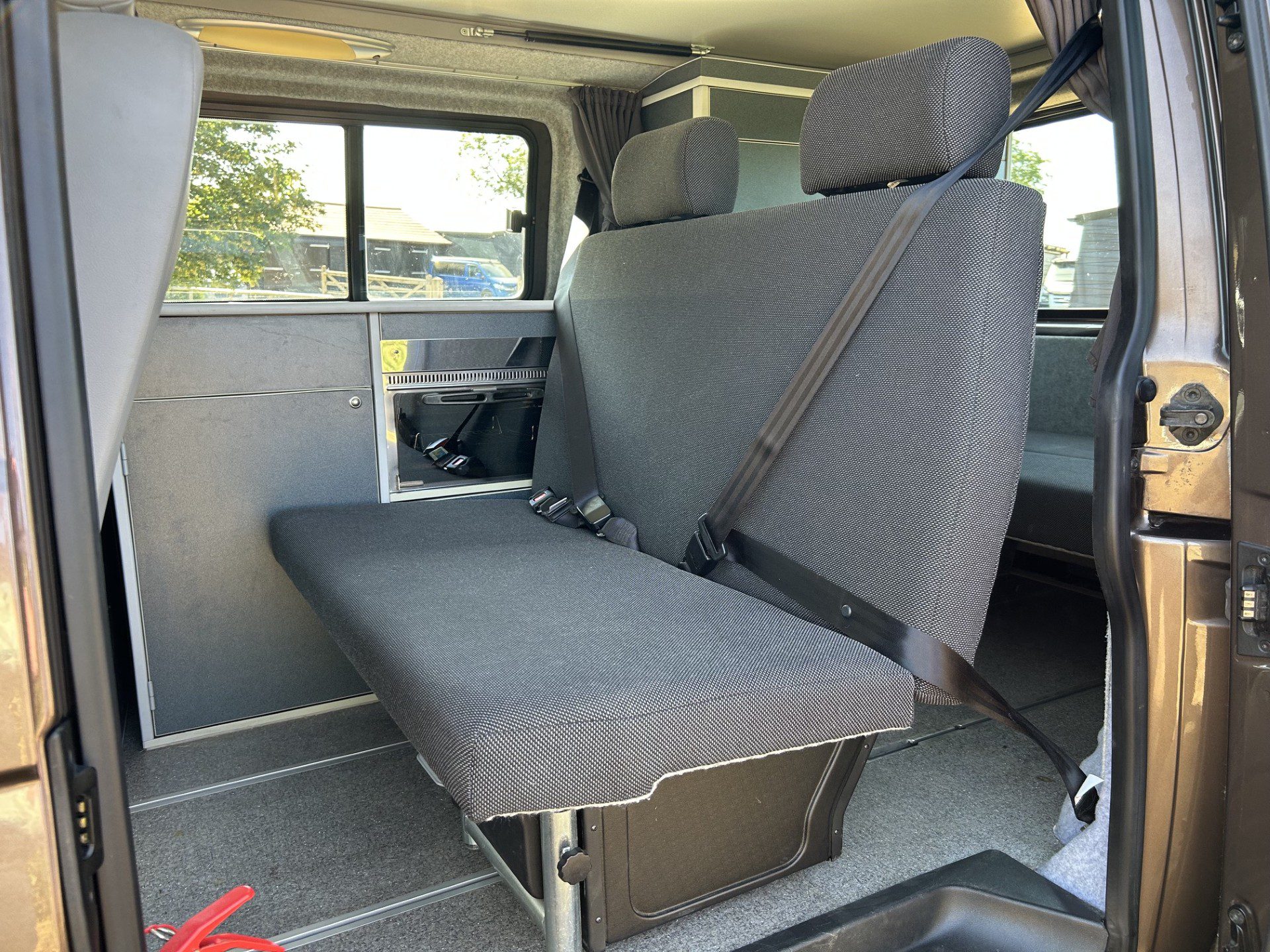 Vehicle photograph 3
