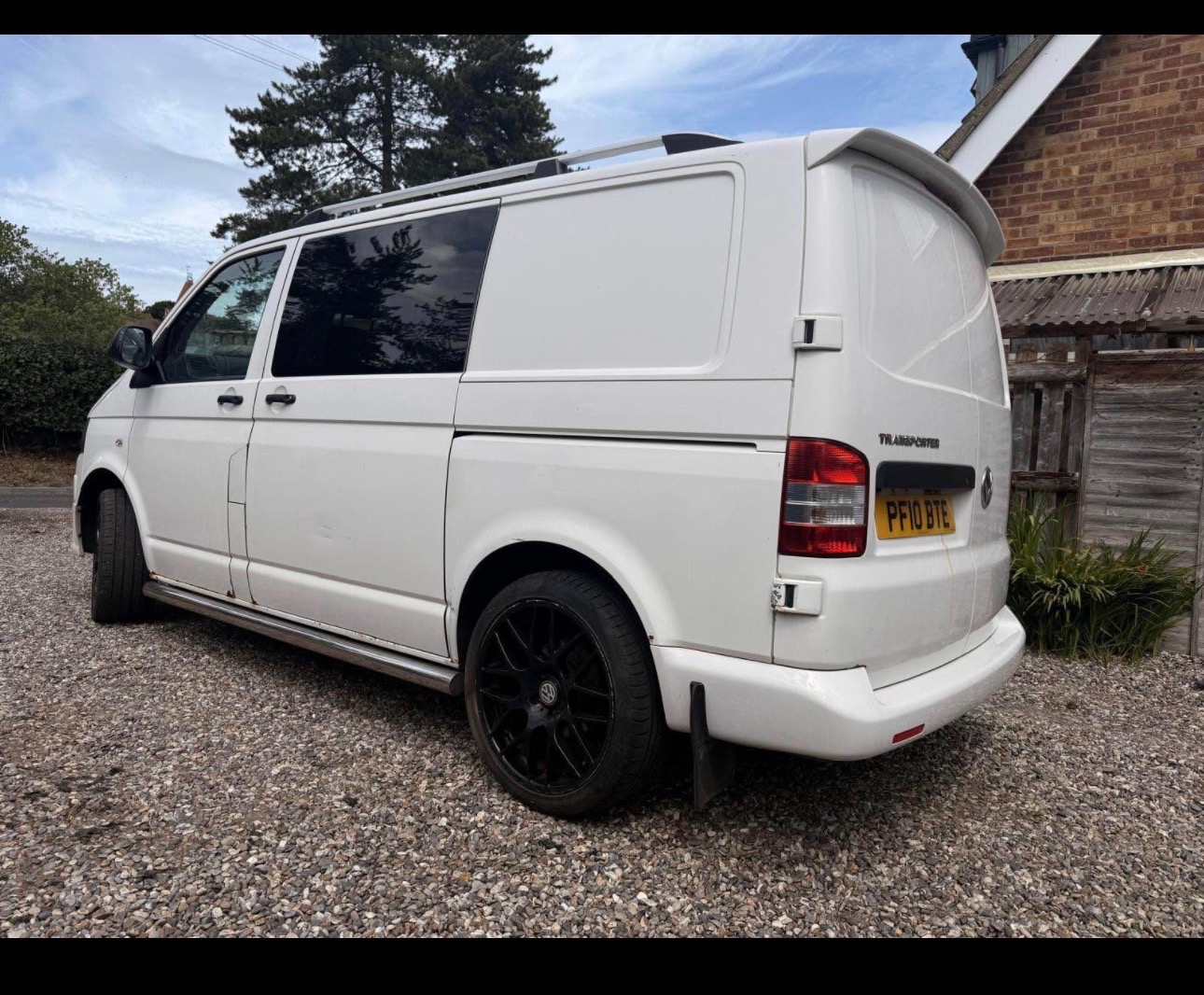 Vehicle photograph 2