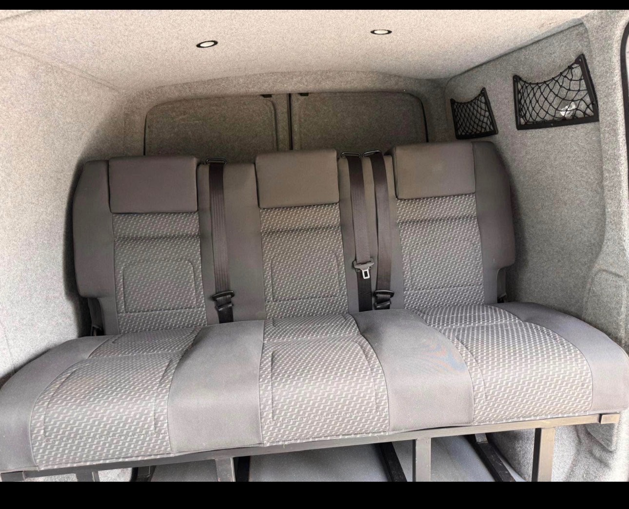 Vehicle photograph 9