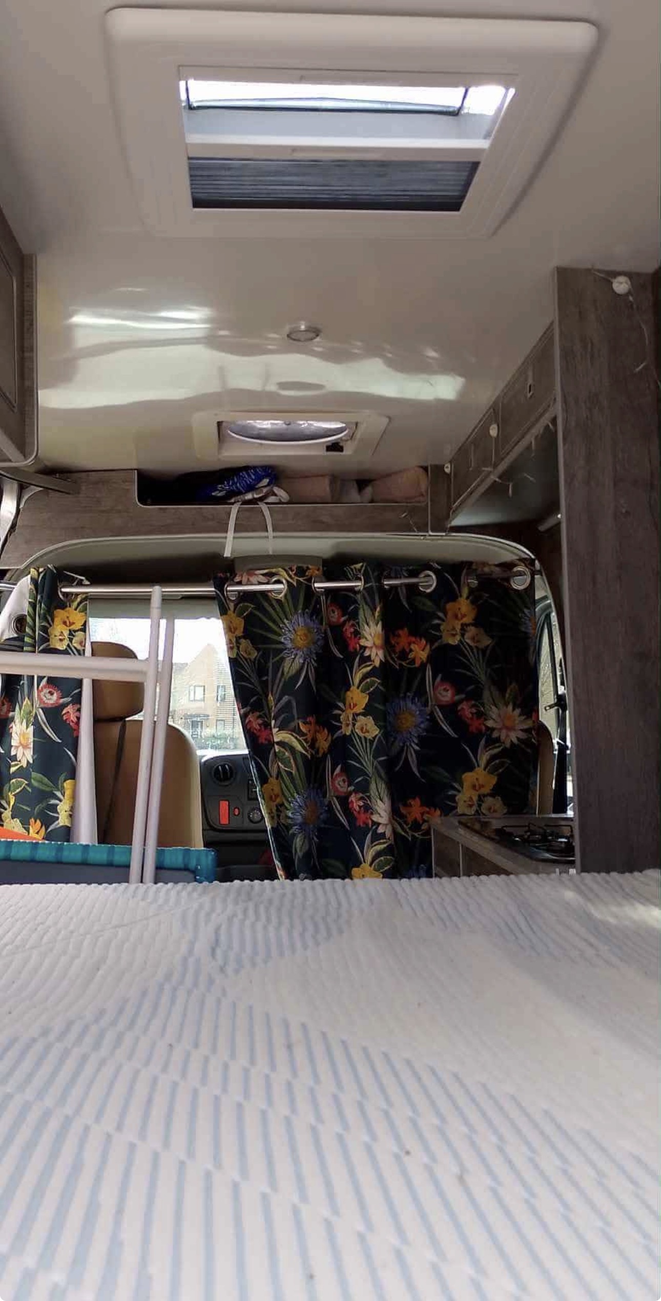 Vehicle photograph 9