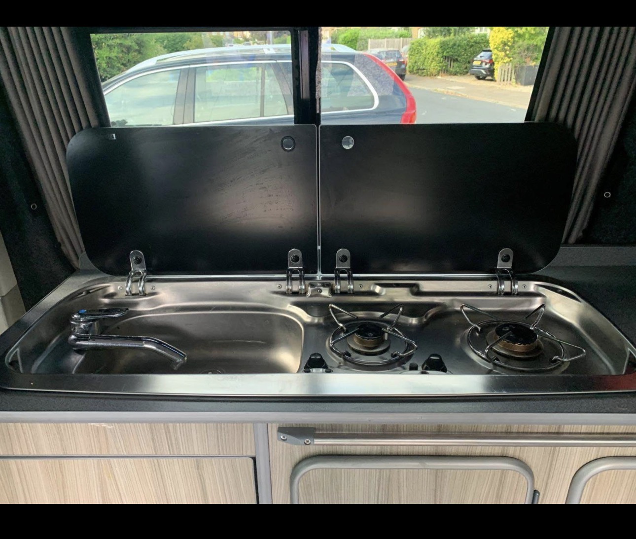 Vehicle photograph 5