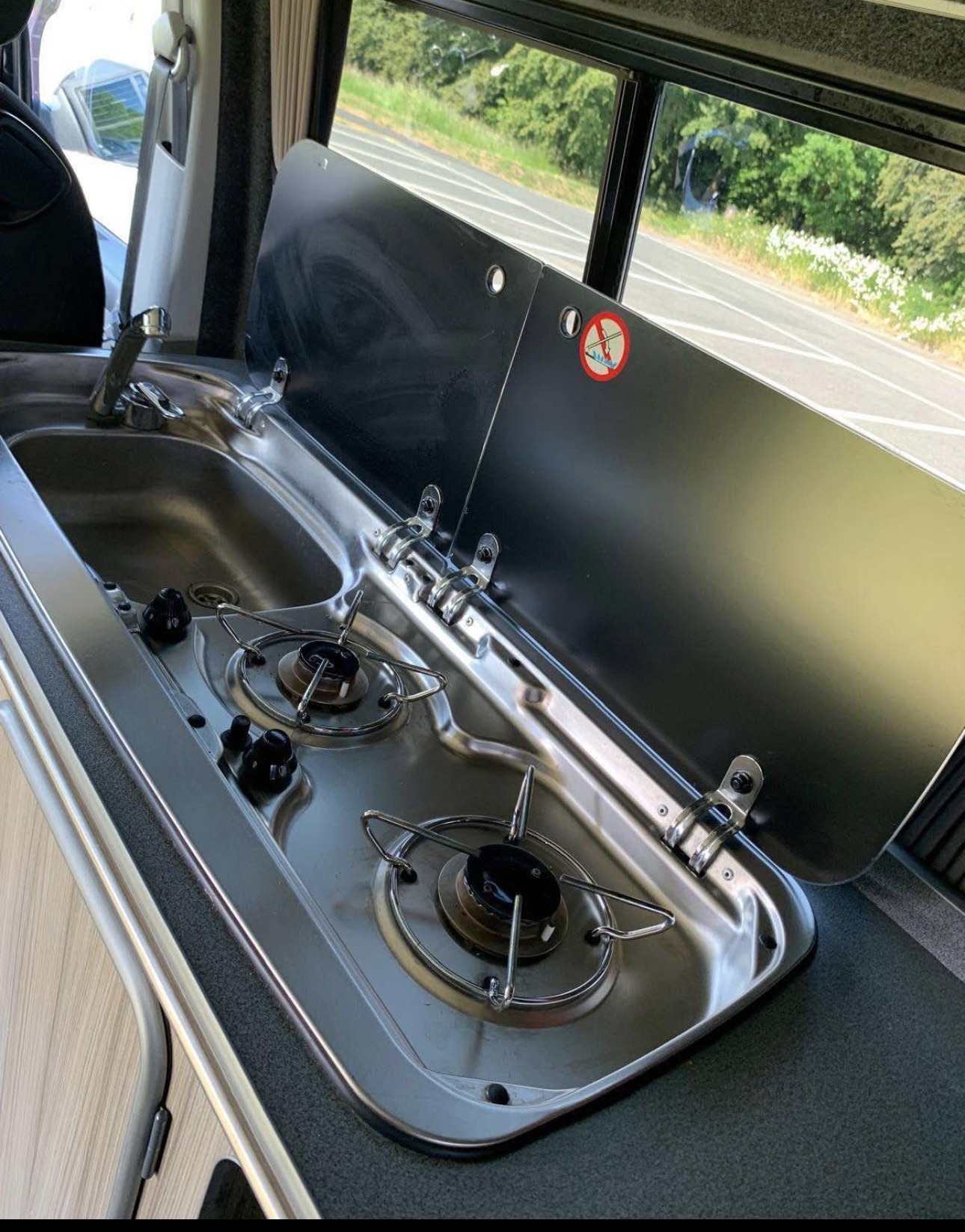 Vehicle photograph 14