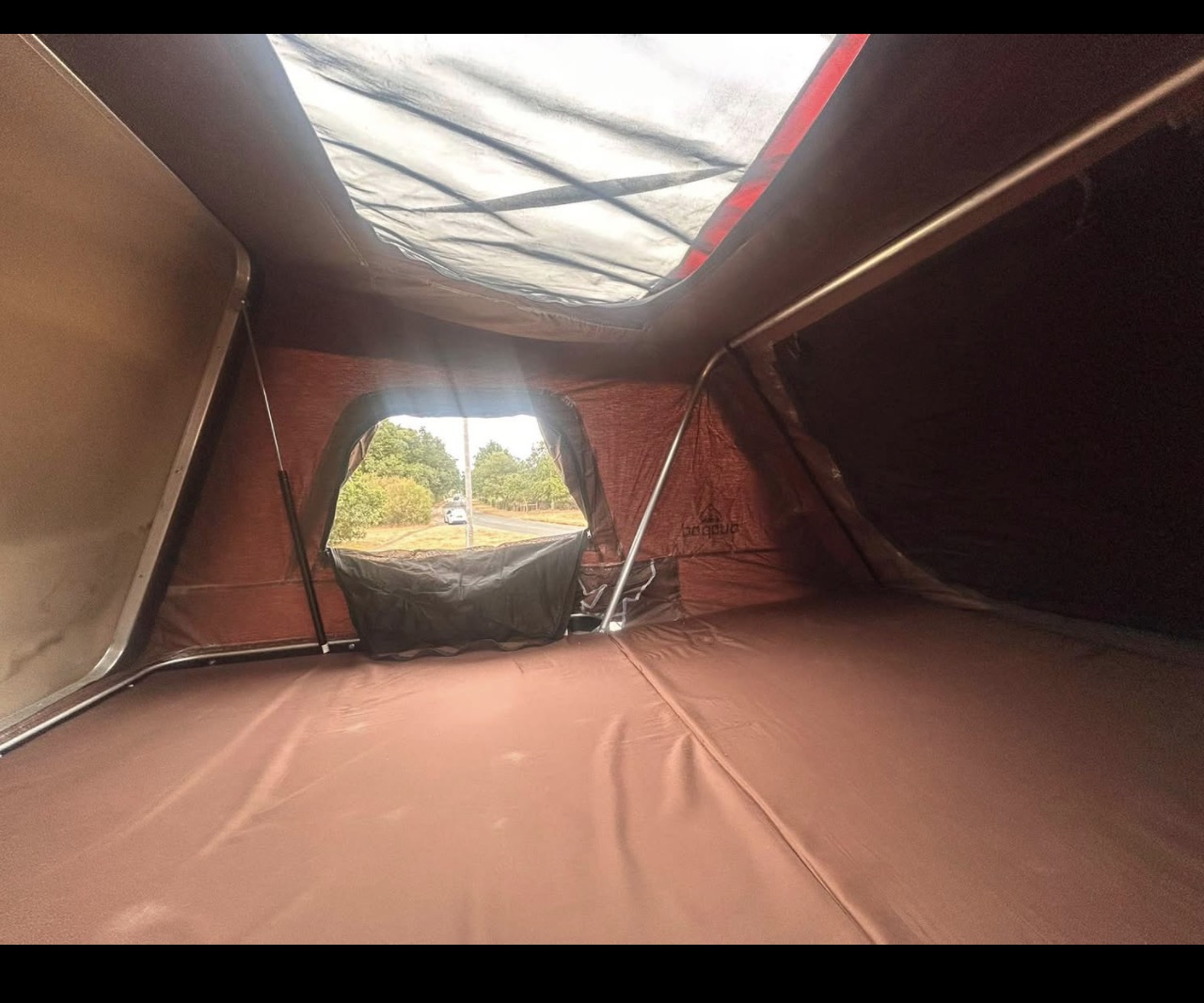 Vehicle photograph 10