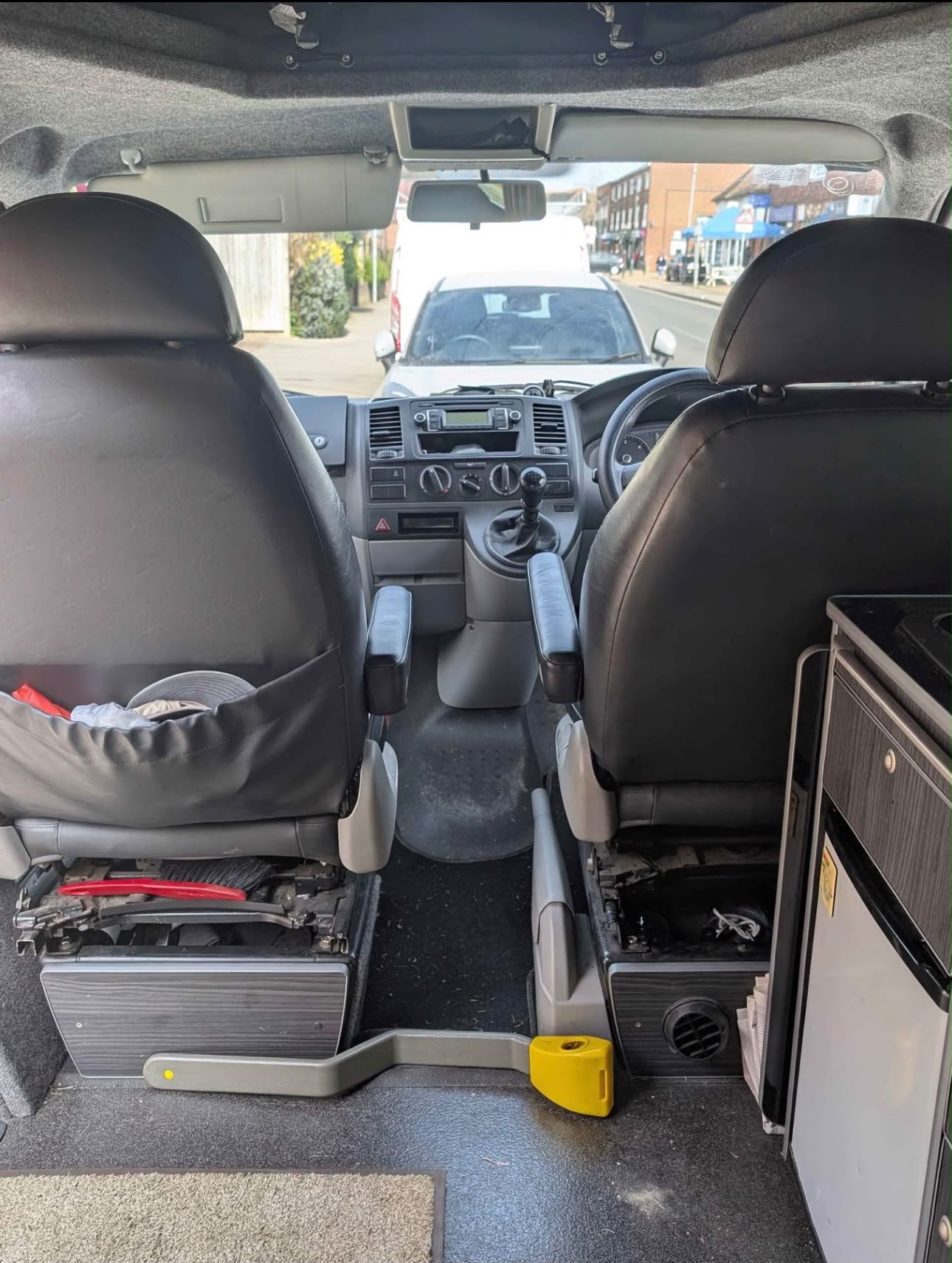 Vehicle photograph 6