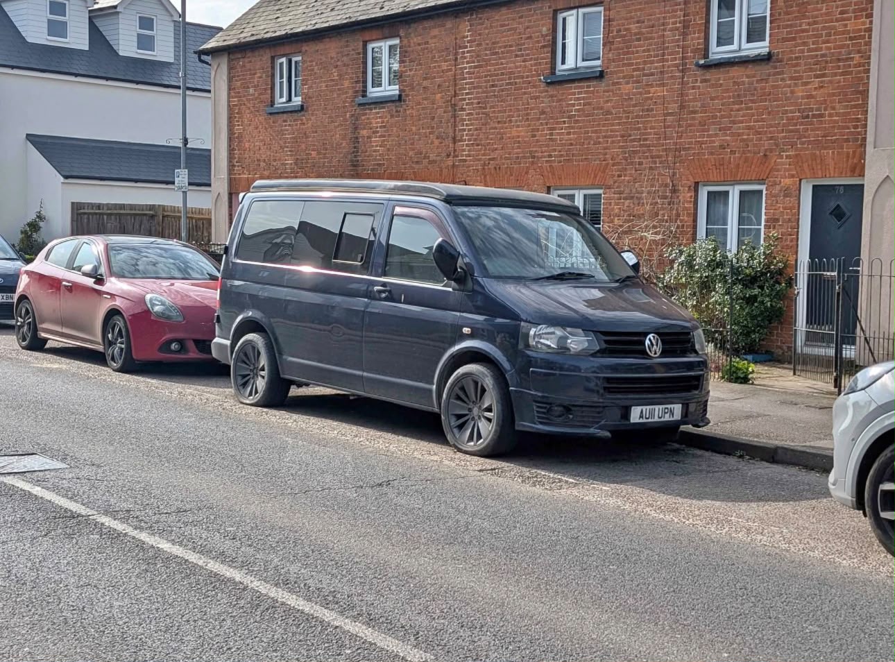 Vehicle photograph 8